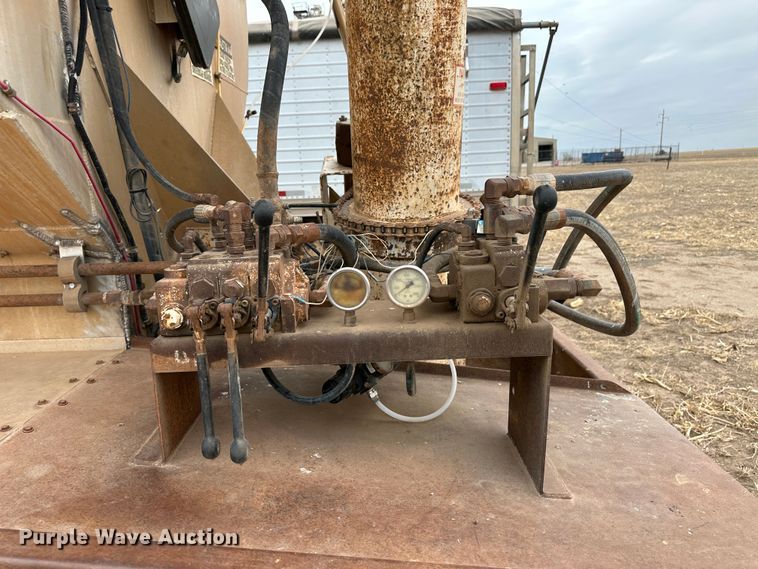 image for item LT9227 2005 Pinson  feed delivery trailer