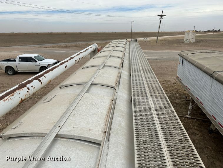 image for item LT9227 2005 Pinson  feed delivery trailer