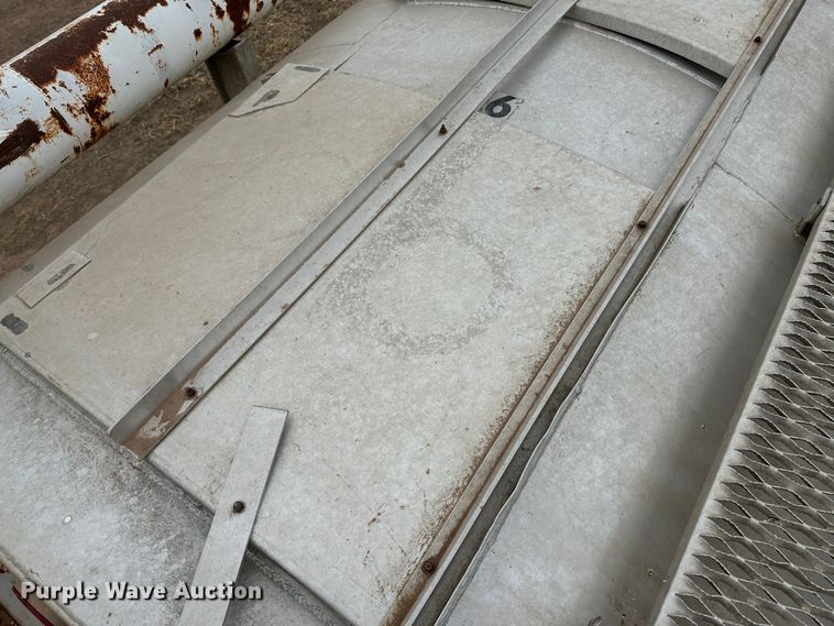 image for item LT9227 2005 Pinson  feed delivery trailer