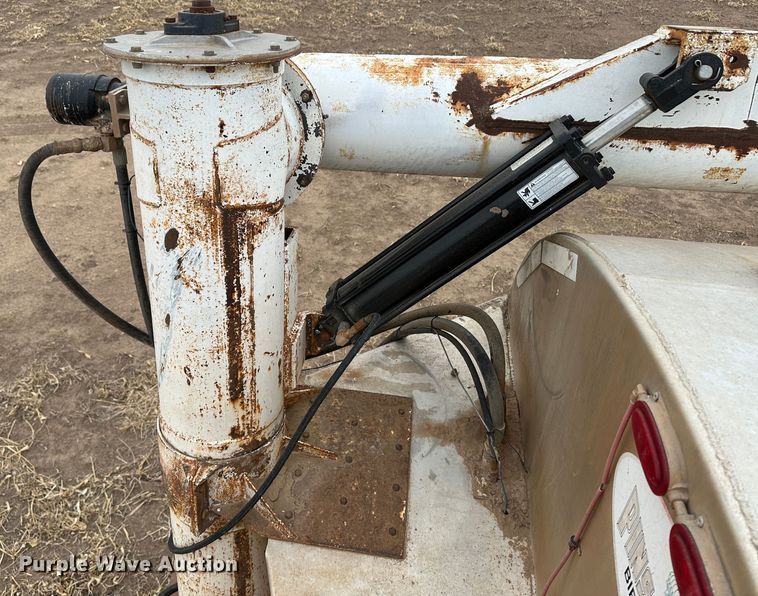 image for item LT9227 2005 Pinson  feed delivery trailer