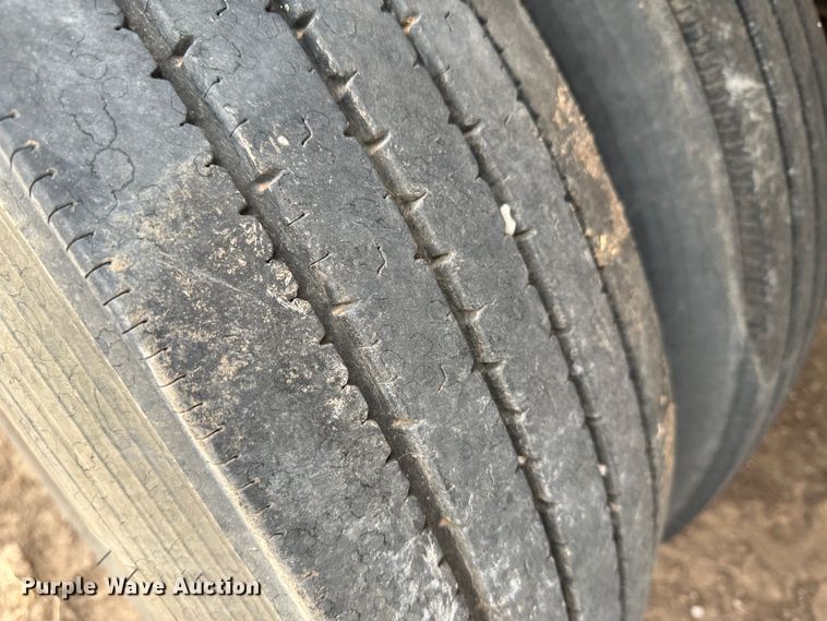 image for item LT9227 2005 Pinson  feed delivery trailer