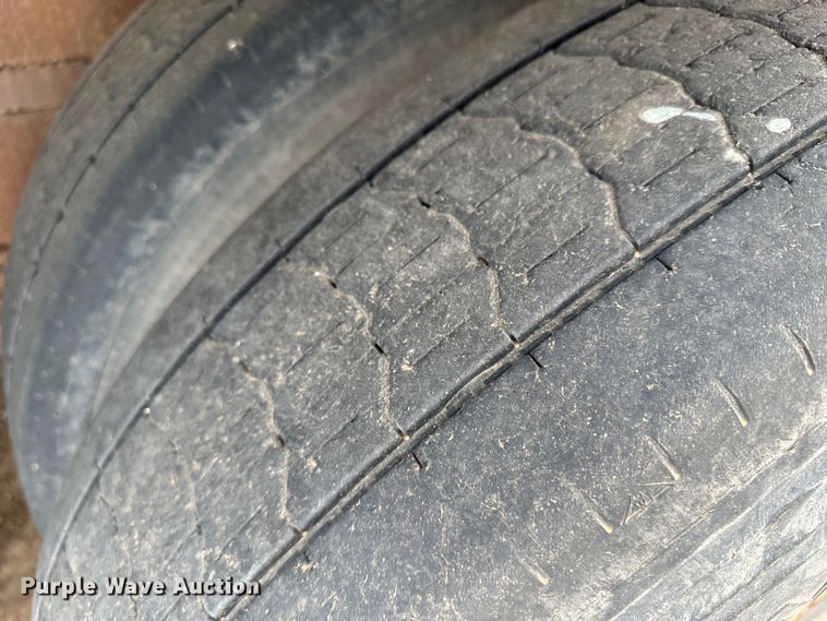 image for item LT9227 2005 Pinson  feed delivery trailer