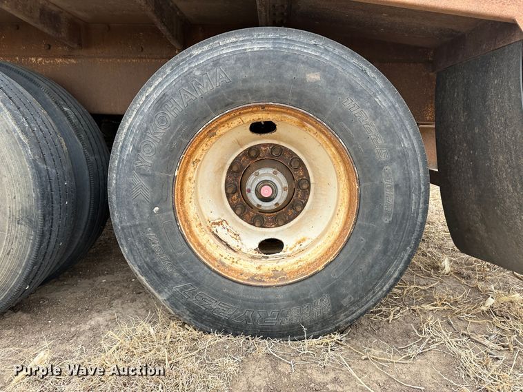 image for item LT9227 2005 Pinson  feed delivery trailer