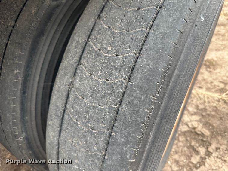 image for item LT9227 2005 Pinson  feed delivery trailer