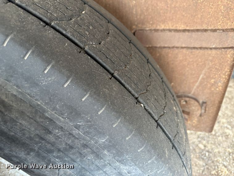 image for item LT9227 2005 Pinson  feed delivery trailer