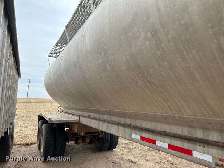 image for item LT9228 1998 Warren  feed delivery trailer