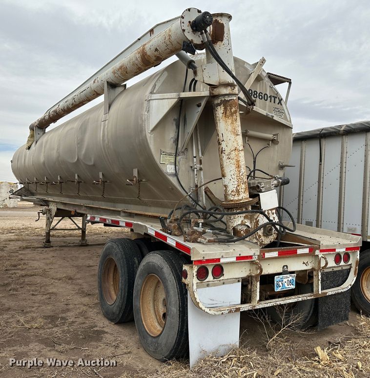 image for item LT9228 1998 Warren  feed delivery trailer