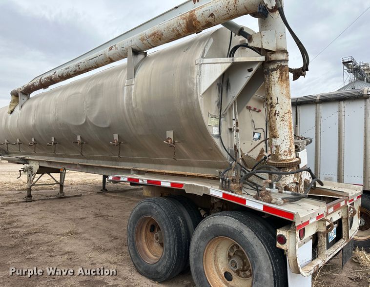 image for item LT9228 1998 Warren  feed delivery trailer
