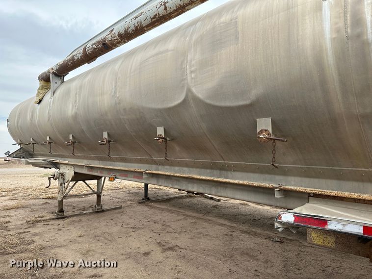 image for item LT9228 1998 Warren  feed delivery trailer