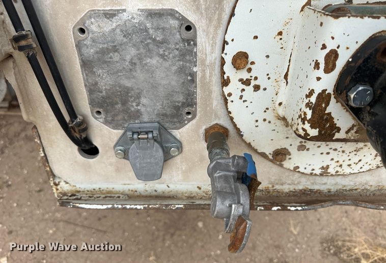 image for item LT9228 1998 Warren  feed delivery trailer