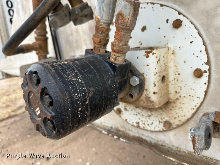 image for item LT9228 1998 Warren  feed delivery trailer