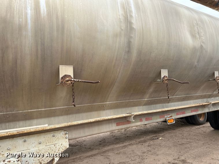 image for item LT9228 1998 Warren  feed delivery trailer