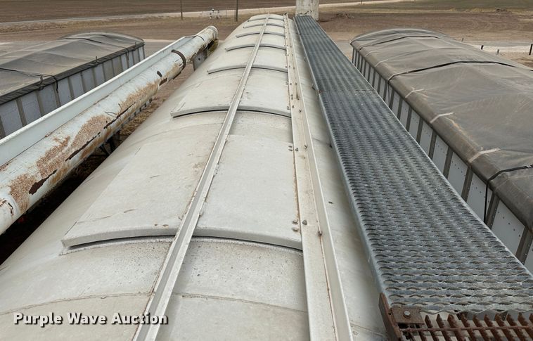 image for item LT9228 1998 Warren  feed delivery trailer