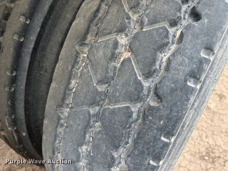 image for item LT9228 1998 Warren  feed delivery trailer