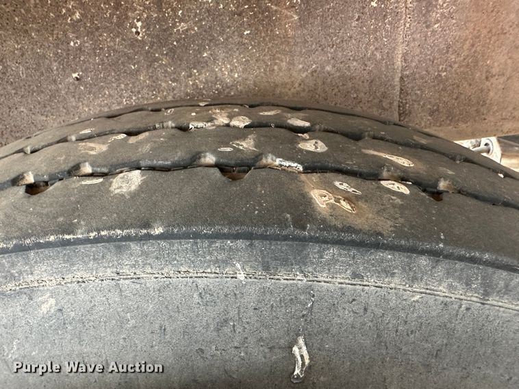 image for item LT9228 1998 Warren  feed delivery trailer