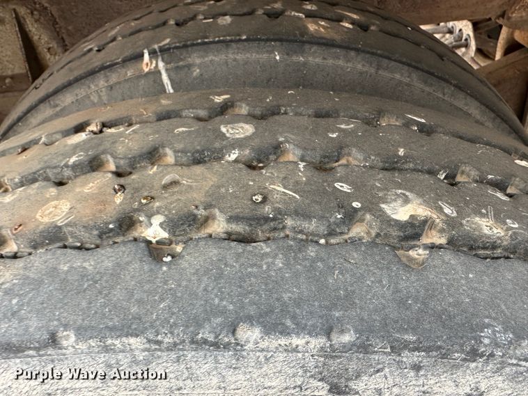 image for item LT9228 1998 Warren  feed delivery trailer