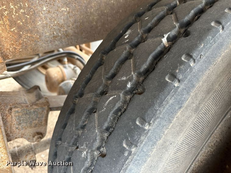 image for item LT9228 1998 Warren  feed delivery trailer