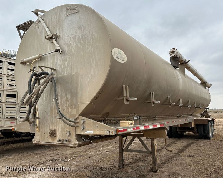 image for item LT9234 2006 Pinson  feed delivery trailer