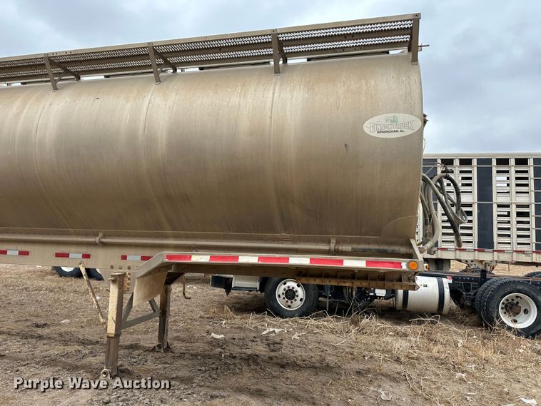 image for item LT9234 2006 Pinson  feed delivery trailer