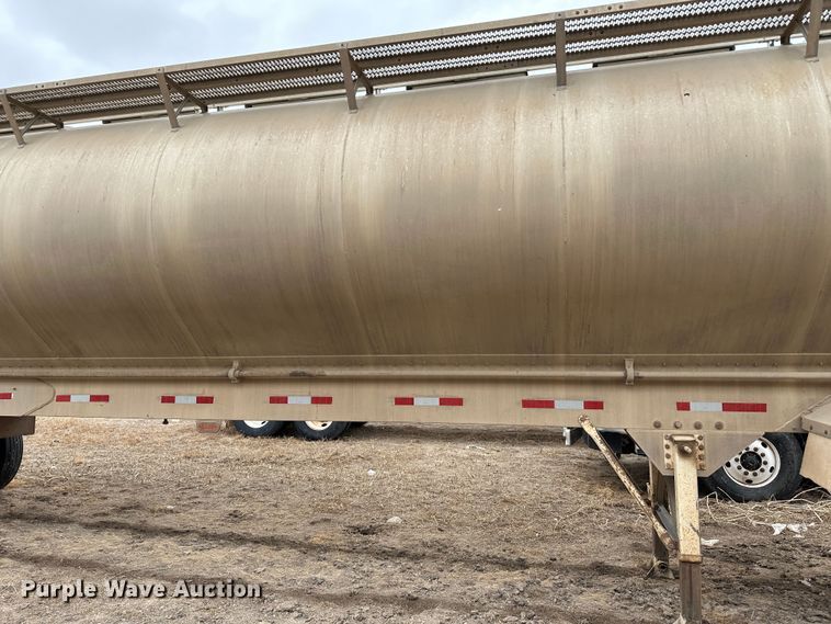 image for item LT9234 2006 Pinson  feed delivery trailer