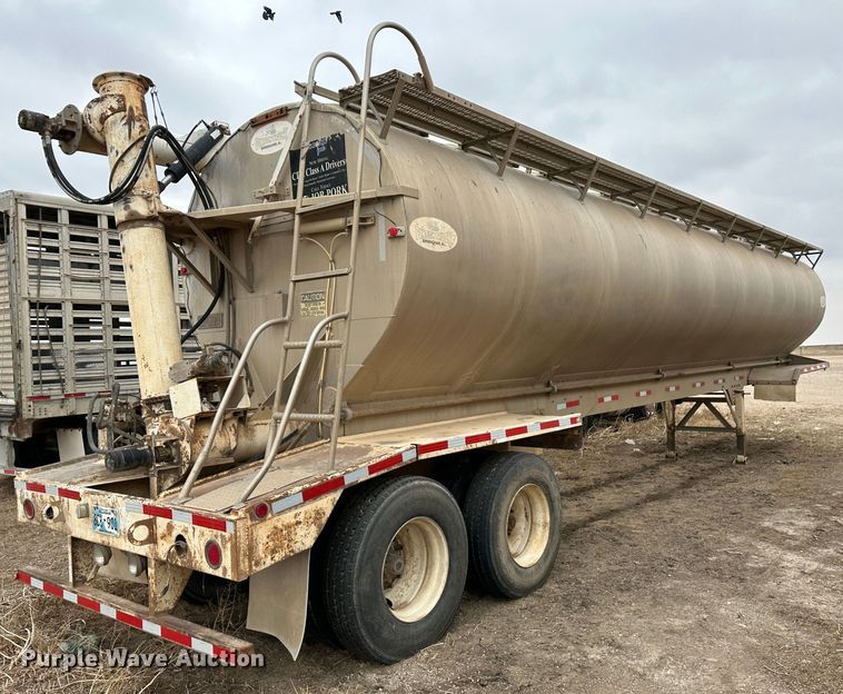 image for item LT9234 2006 Pinson  feed delivery trailer