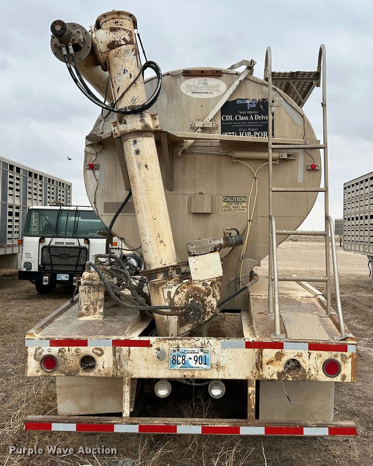 image for item LT9234 2006 Pinson  feed delivery trailer