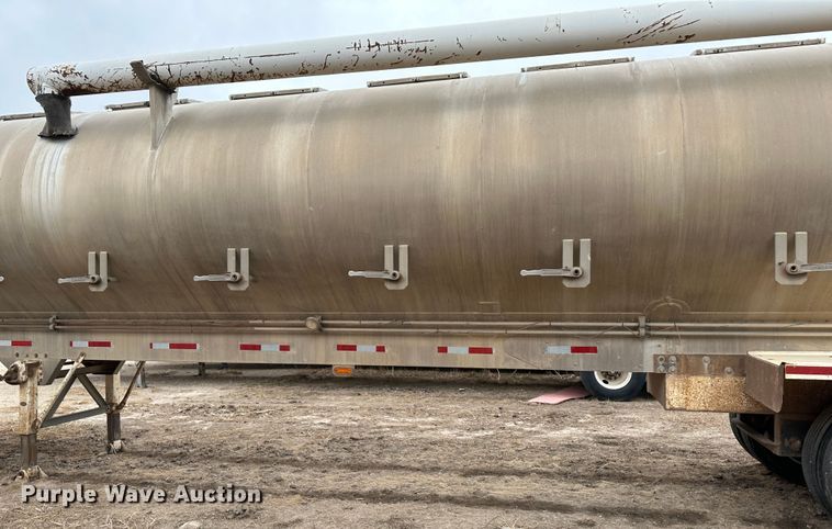 image for item LT9234 2006 Pinson  feed delivery trailer