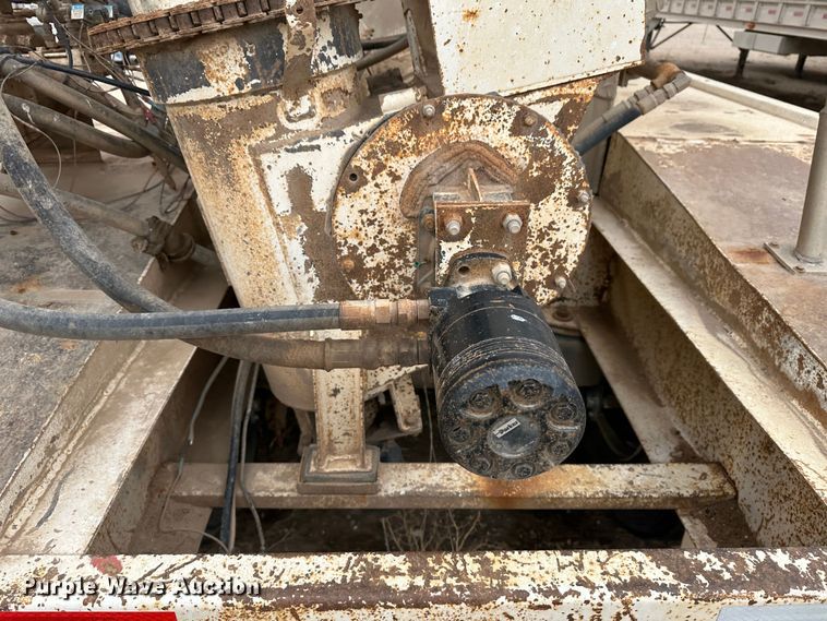 image for item LT9234 2006 Pinson  feed delivery trailer