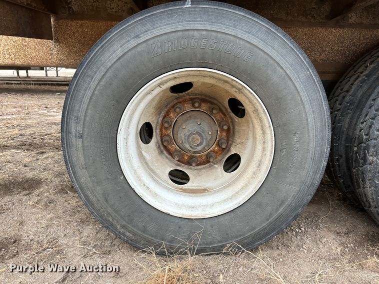 image for item LT9234 2006 Pinson  feed delivery trailer