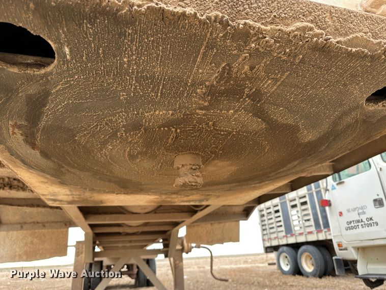 image for item LT9234 2006 Pinson  feed delivery trailer