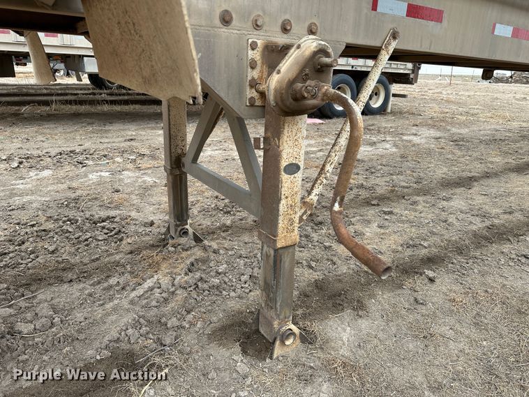 image for item LT9234 2006 Pinson  feed delivery trailer