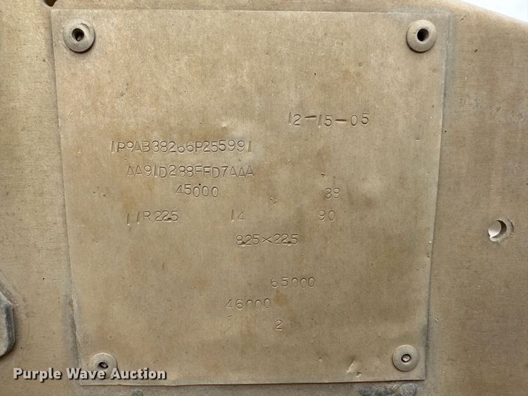 image for item LT9234 2006 Pinson  feed delivery trailer