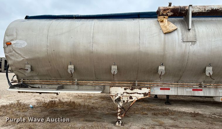 image for item LT9235 1990 Pinson  feed delivery trailer