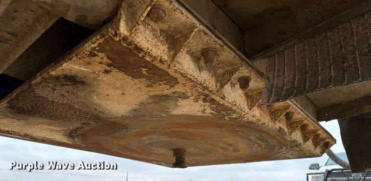 image for item LT9235 1990 Pinson  feed delivery trailer