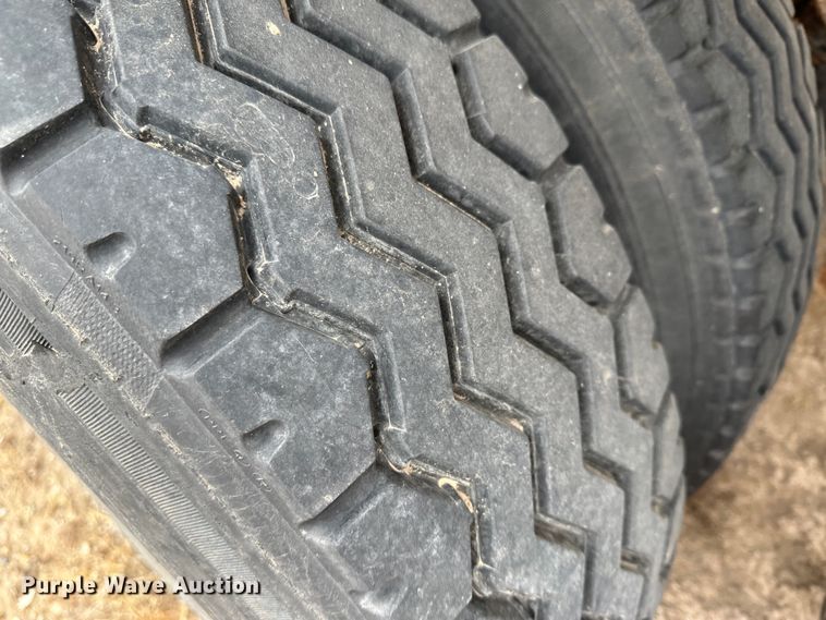 image for item LT9235 1990 Pinson  feed delivery trailer