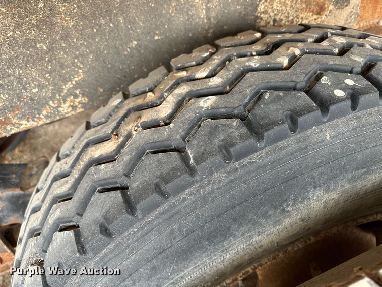 image for item LT9235 1990 Pinson  feed delivery trailer