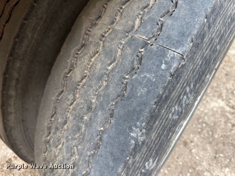 image for item LT9235 1990 Pinson  feed delivery trailer