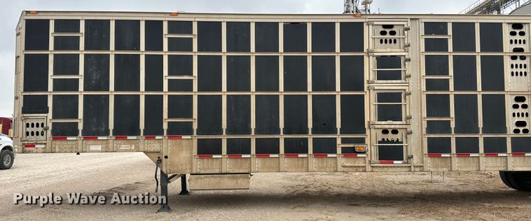 image for item LT9236 2007 Barrett  livestock trailer