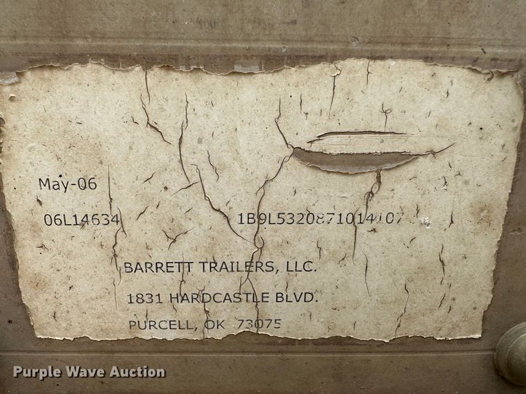 image for item LT9236 2007 Barrett  livestock trailer