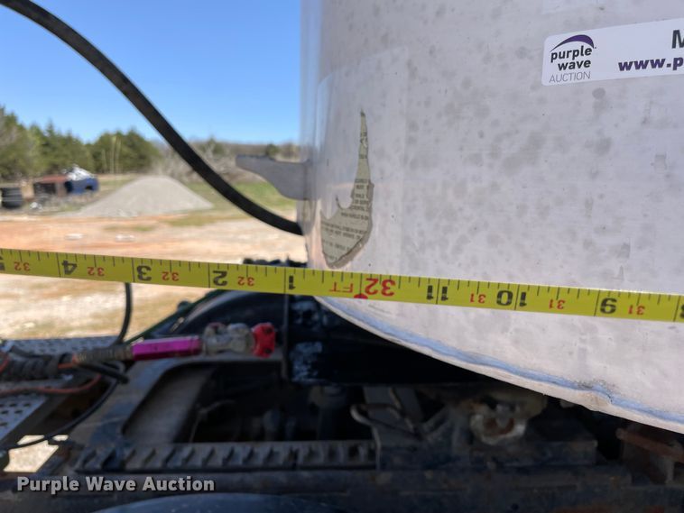 image for item MM9460 1993 CMC T-102  end dump trailer