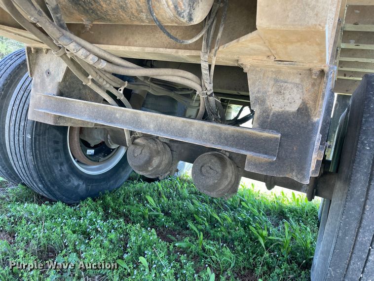 image for item MM9460 1993 CMC T-102  end dump trailer