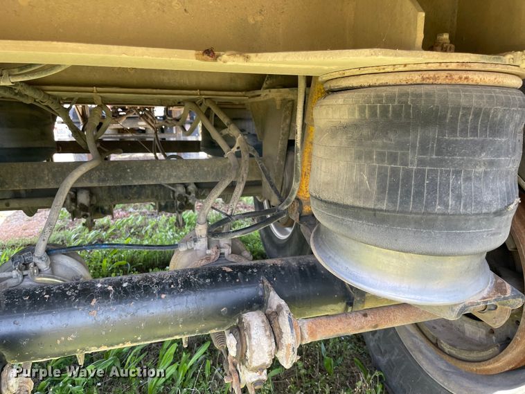 image for item MM9460 1993 CMC T-102  end dump trailer