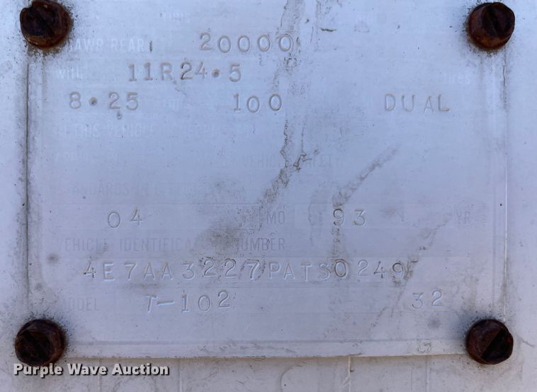 image for item MM9460 1993 CMC T-102  end dump trailer