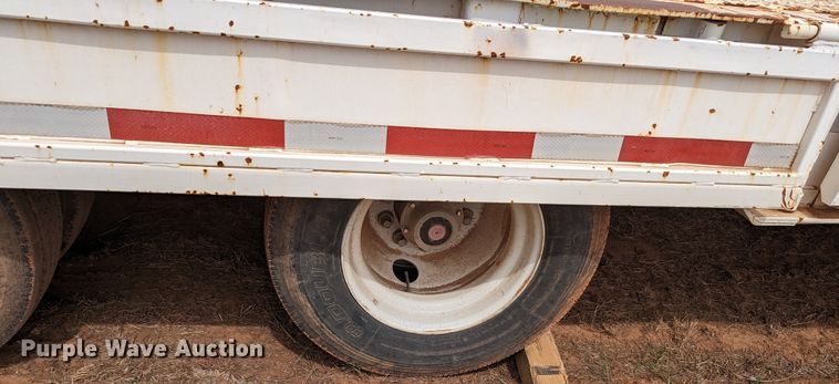 image for item MN9840 1976 Muv-All 4534A  drop deck equipment trailer