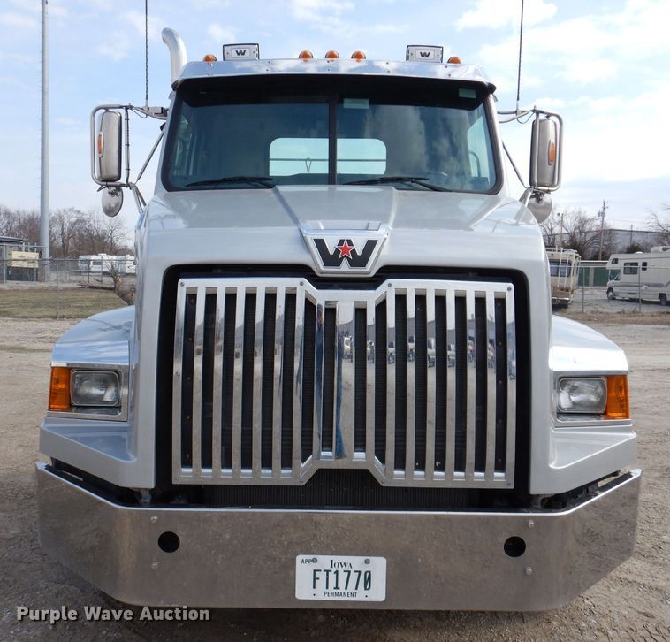 image for item MO9598 2020 Western Star 4700SB  semi truck