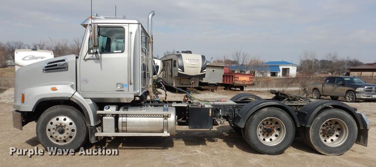 image for item MO9598 2020 Western Star 4700SB  semi truck