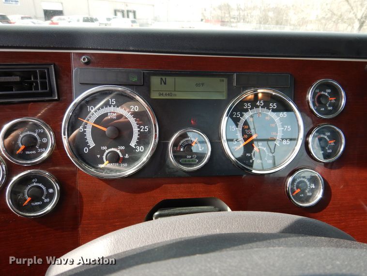 image for item MO9598 2020 Western Star 4700SB  semi truck