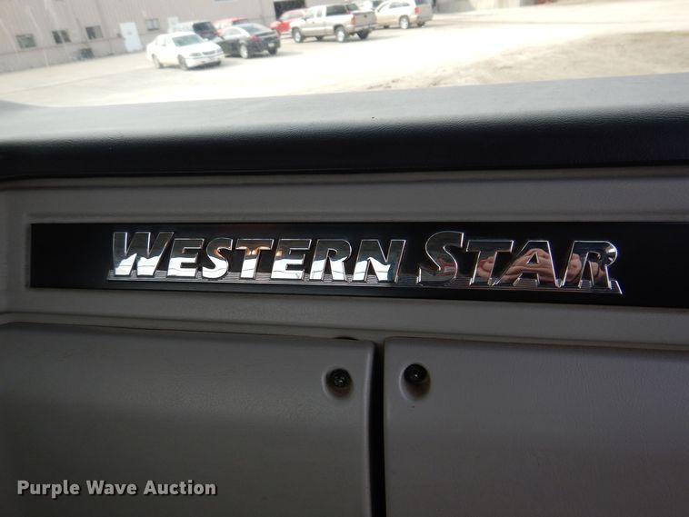 image for item MO9598 2020 Western Star 4700SB  semi truck