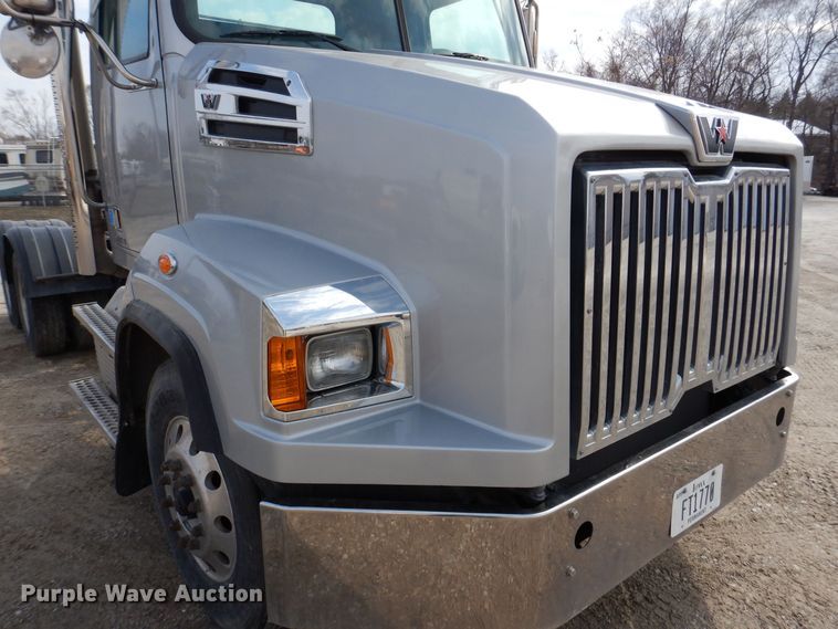 image for item MO9598 2020 Western Star 4700SB  semi truck