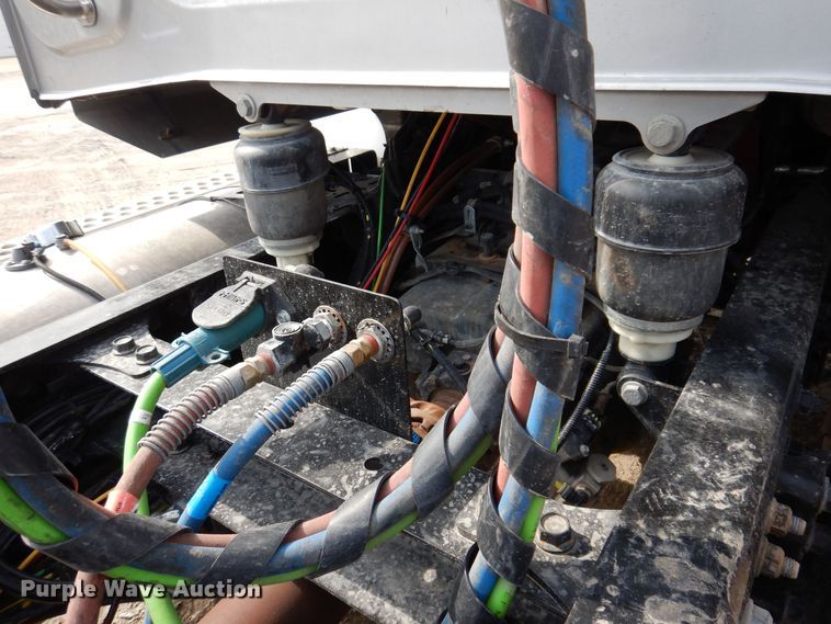 image for item MO9598 2020 Western Star 4700SB  semi truck